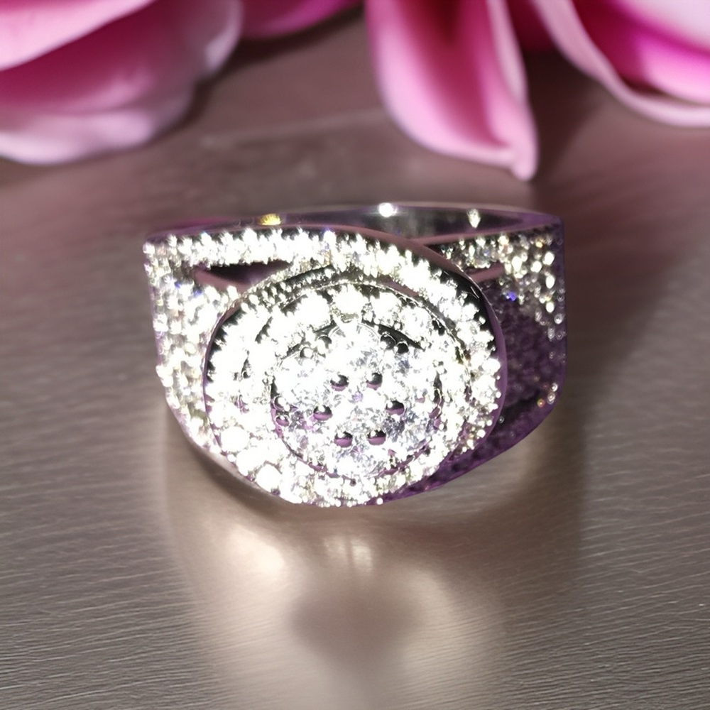 🌷Engagement Cluster Zircon Wedding Ring Size 8